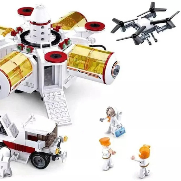 NEW Space Collection Lunar Station Brick Building Set 642pcs B0739 - Picture 4 of 5